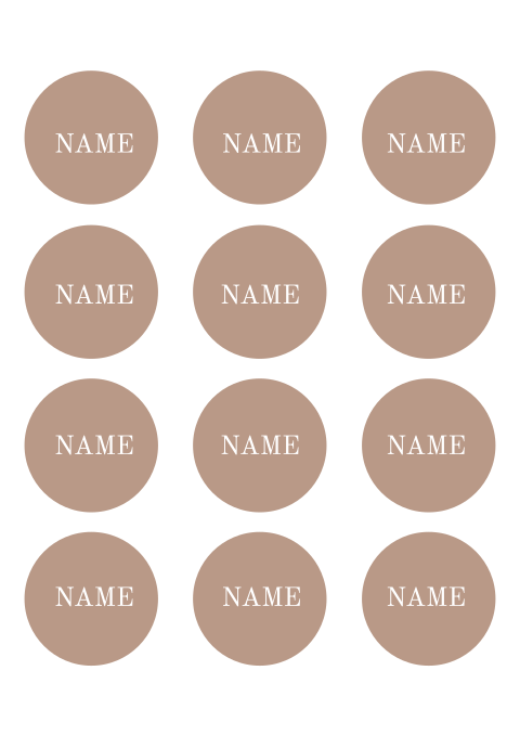 Schlichte runde Namenskarten in elegantem Braun